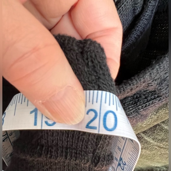 Black Long Open Sweater Vest (Sz Lg) - Picture 9 of 10